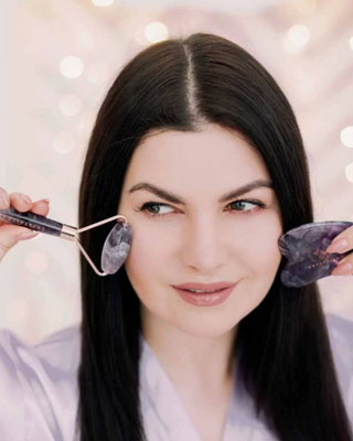 Masajeador facial fabricado en piedra amatista de armonía, rodillo calmante y calmante Crystallove - 2