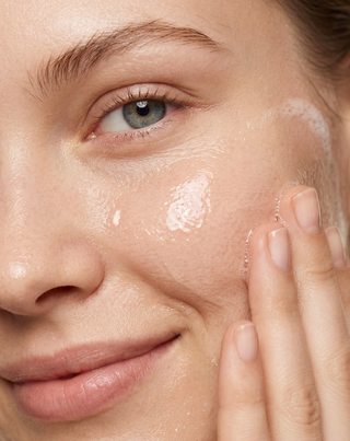 Aceite desmaquillante que limpia la piel del rostro de cosméticos e impurezas Nutridome - 2