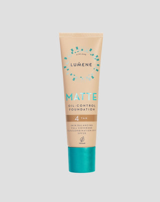 Base Matificante de Alta Cobertura Matte 4 Tan con SPF 20 Lumene