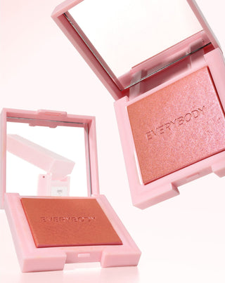 Colorete facial Be Yours en un tono rosa cobrizo de Everybody London - 2