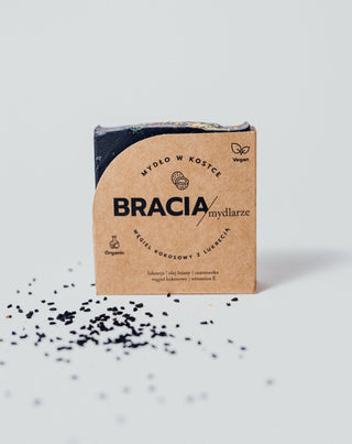 Jabón en barra limpiador y antibacteriano carbón de coco con regaliz Bracia Mydlarze - 2