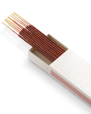 Incienso de rosas con aroma de geranio, rosa y vainilla para relajar y calmar Hhuumm - 1