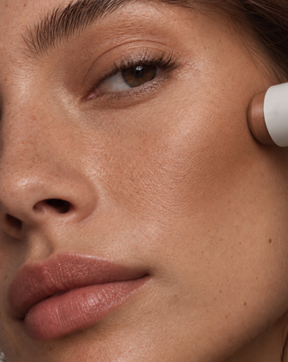 Bronceador en barra para el rostro, efecto natural de bronceado y contorno preciso, Praline, Nutridome - 2
