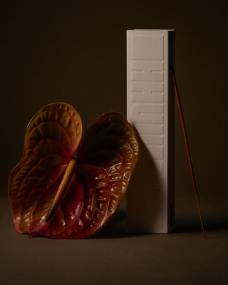 Incienso de rosas con aroma de geranio, rosa y vainilla para relajar y calmar Hhuumm - 2