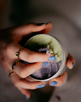 Exfoliante natural de sal para mejorar el estado de ánimo Albahaca con grosella Bracia Mydlarze - 2