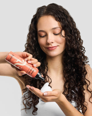 Espuma para cabello rizado que fija los rizos sin efecto de pesadez Wave me up Twisty - 2