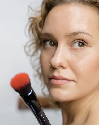 Brocha de maquillaje con cerdas de dos longitudes para una cobertura gradual nº 8 Say Makeup - 2