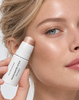 Iluminador en barra para rostro y cuerpo, brillo radiante y efecto suavizante, Champagne, Nutridome - 4