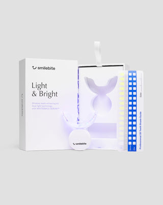 Kit de blanqueamiento dental con lámpara LED y gel blanqueador Light & Bright Smilebite