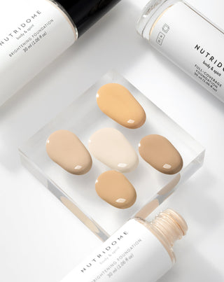 Base de maquillaje hidratante e iluminadora con ácido hialurónico para pieles claras Nutridome