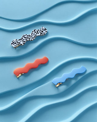 Juego de clips ondulados Twisty para el cabello - marmoleado, azul y rojo- 3 unidades - 5