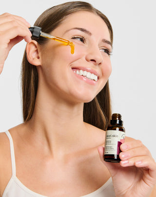 Sérum facial revitalizante con vitaminas A, C y E Mel Skin