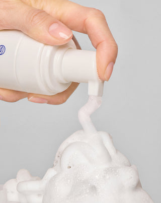 Espuma limpiadora para pieles sensibles y con tendencia acneica con betaína, pantenol y alantoína Cleansing Orphica Clinic 150 ml - 2