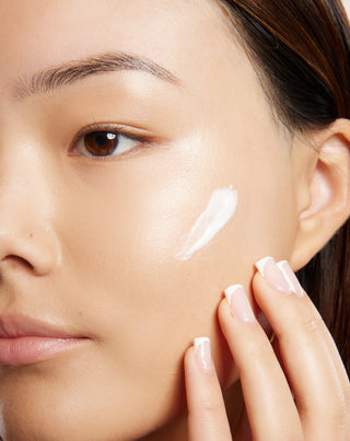 Crema facial ligera de día con espirulina y aceites naturales para todo tipo de pieles Uddo - 2