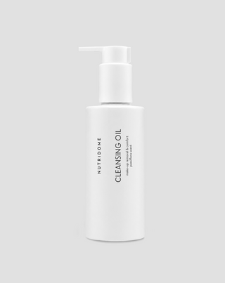 Aceite desmaquillante que limpia la piel del rostro de cosméticos e impurezas Nutridome