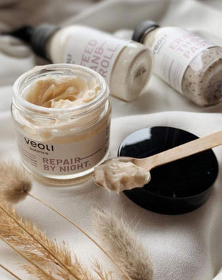 Crema facial de noche con protección de la barrera lipídica Second skin Repair by night Veoli Botanica - 2