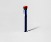 Brocha de maquillaje con cerdas de dos longitudes para una cobertura gradual nº 8 Say Makeup