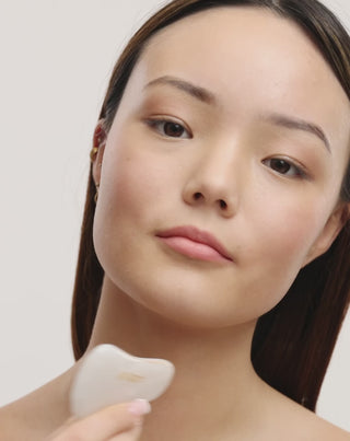 Piedra de masaje facial gua sha de jade blanco reduce la hinchazón y reafirma Uddo - 4