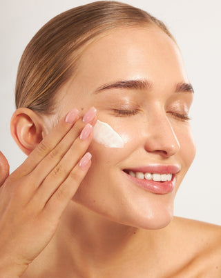 Crema facial hidratante SPF 50 con alantoína y ácido hialurónico Nutridome