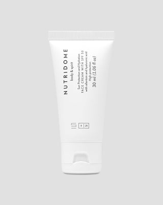 Crema facial hidratante SPF 50 con alantoína y ácido hialurónico Nutridome