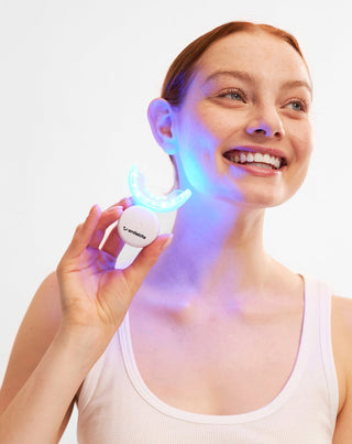 Kit de blanqueamiento dental con lámpara LED y gel blanqueador Light &amp; Bright Smilebite