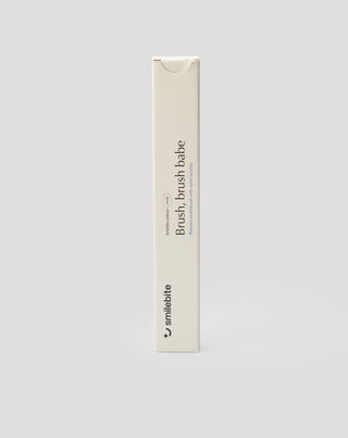 Cepillo de dientes de bambú con cerdas de nailon blanco apto para personas veganas Smilebite