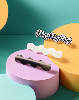 Juego de clips ondulados Twisty para el cabello - marmoleado, perlado y negro - 3 unidades
